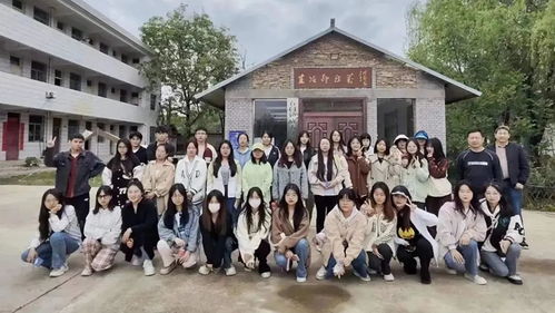 艺术学院举办课程思政示范课 秦岭山水写生 教学汇报展